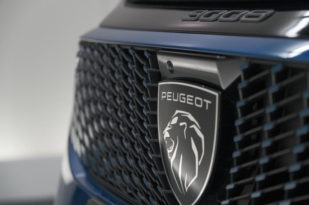 Peugeot 3008 1.2 hybrid 145 gt | panoramadak | focal hi-fi | 360 camera | e