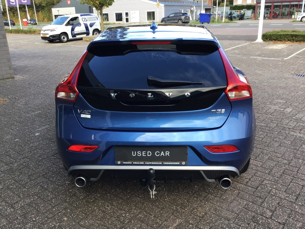 Volvo V40 1.5 t3 polar+ sport leder panoramadak harman kardon camera