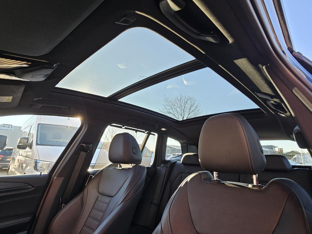 BMW X3 xdrive30e m-sport | pano | acc | camera