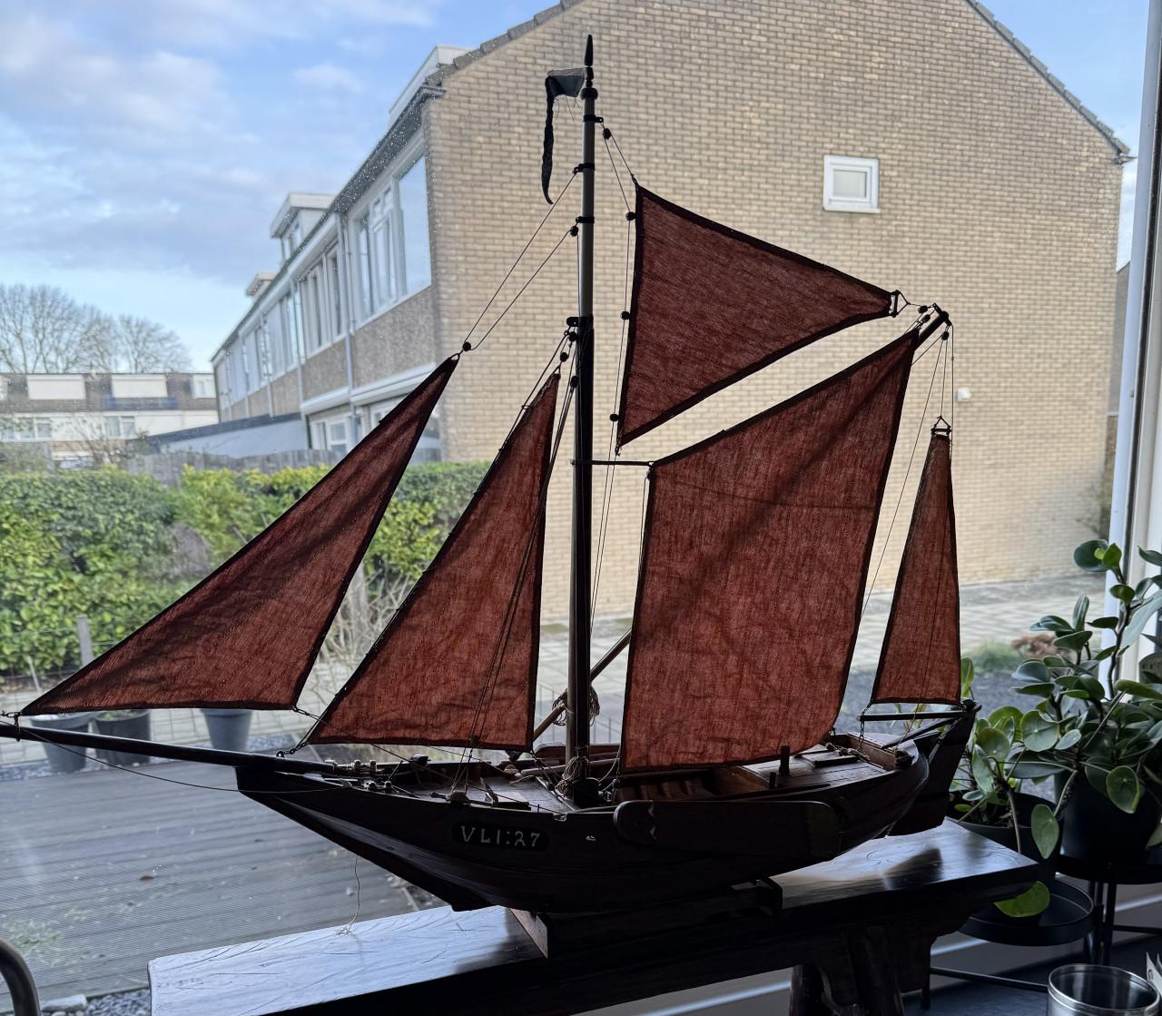Prachtig handgemaakt vissersschip VLI 27 (Hoogaars)