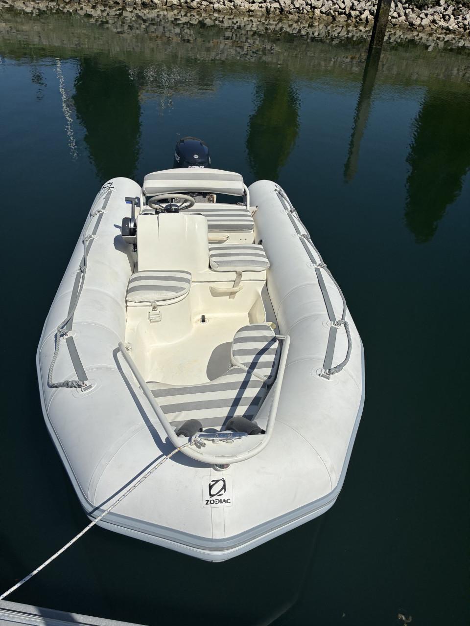 Zodiac yachtline 420 met 40 pk evinrude e-tec en riba trailer