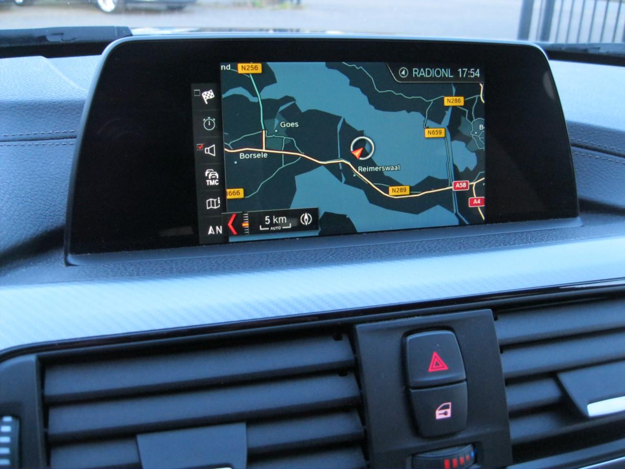 BMW 318i touring automaat M sport BJ 2017