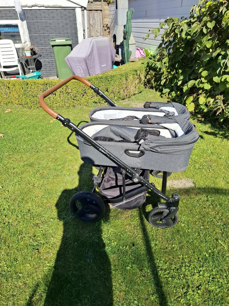 Duo kinderwagen - merk: JEDO, zeer netjes!