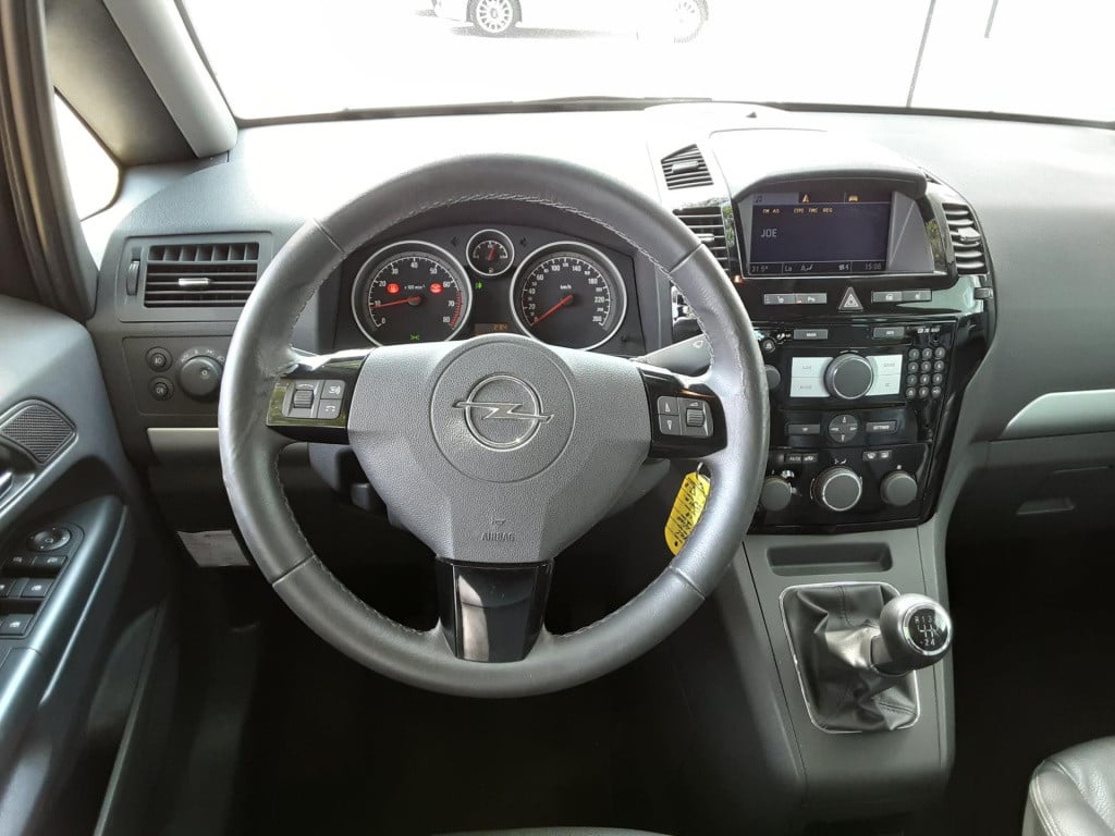 Opel Zafira 1.8 cosmo