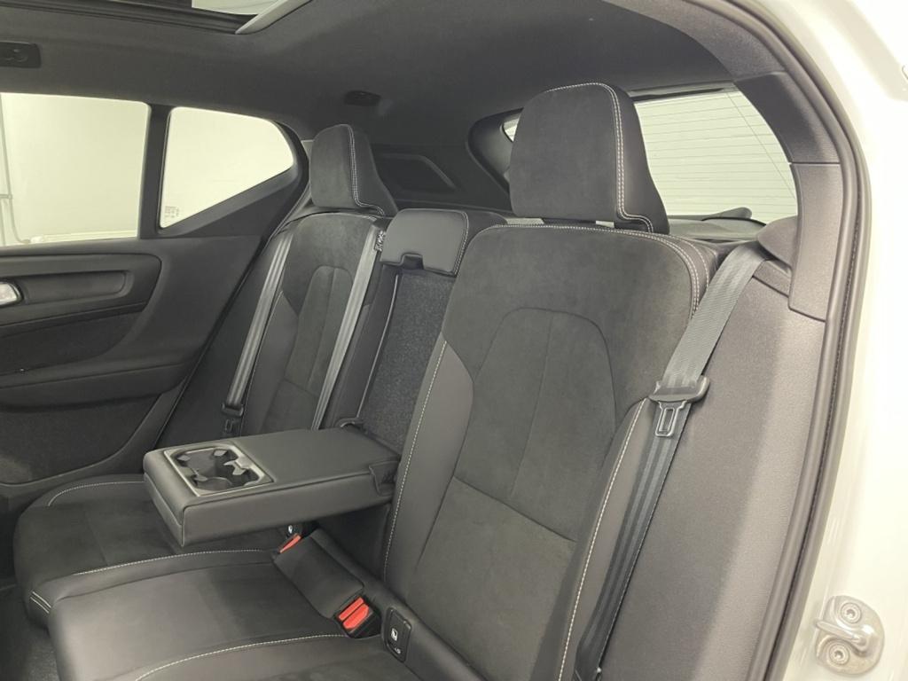 Volvo XC40 1.5 t4 plug-in hybrid ultimate dark | autopilot | harman/kardon 