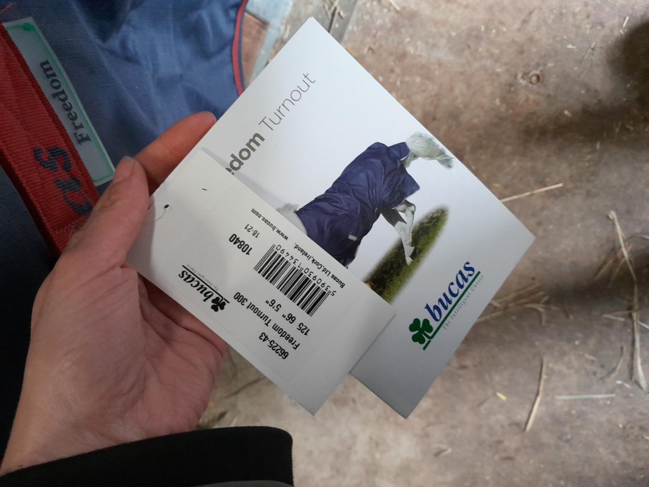 Bucas turnout deken 300 grams, maat 5'6