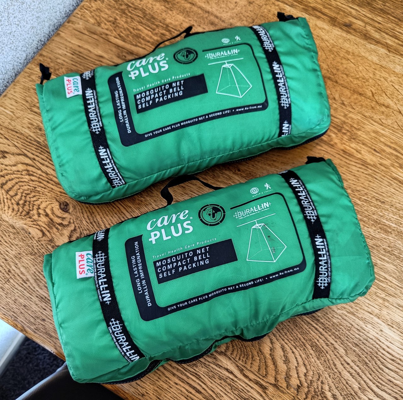 Twee klamboes van Care Plus