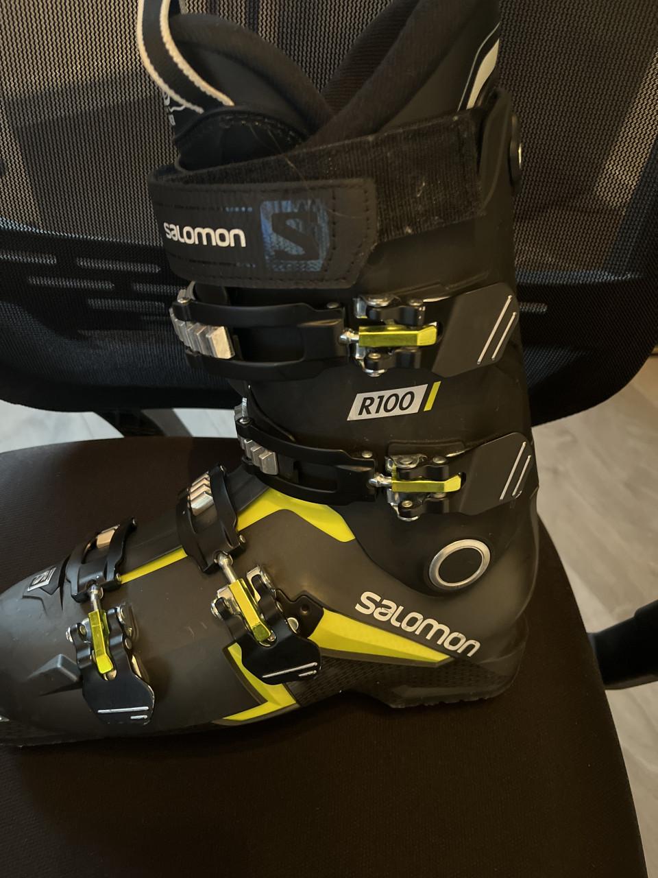 Skischoenen merk Salomon maat 43