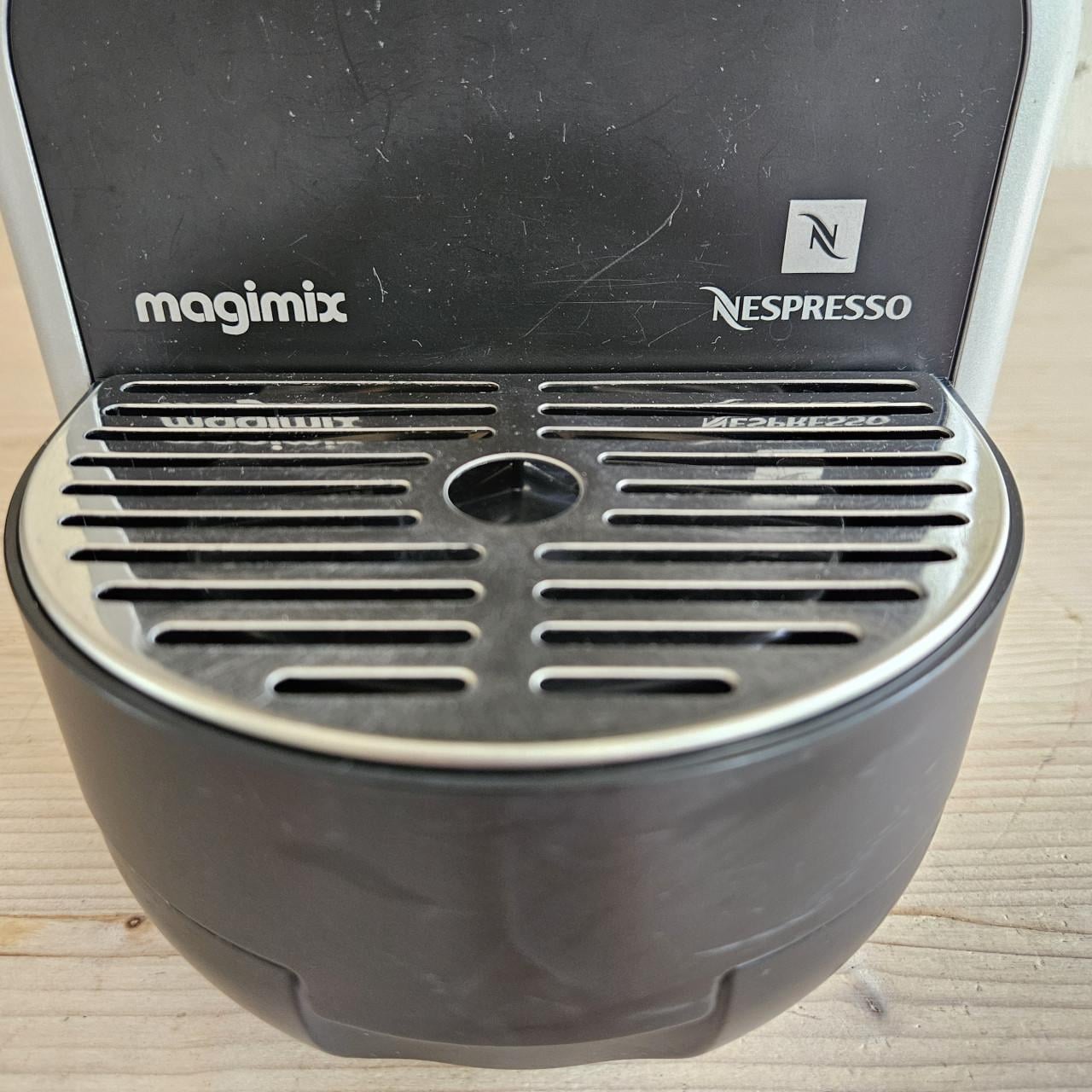 Goed werkend Nespresso koffiezetapparaat met extra's