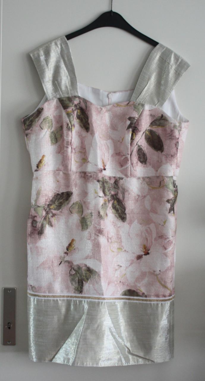 Jurk en jasje  goud roze maat 46