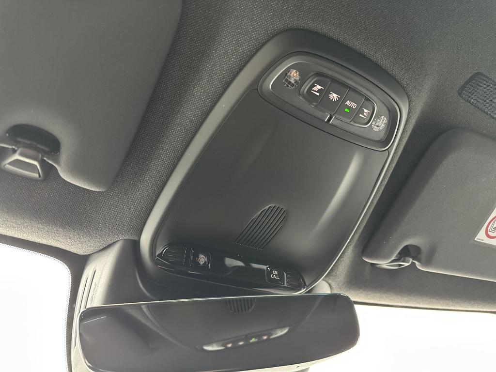 Volvo XC40 1.5 t3 r-design | 360 | electr. stoelen | harman kardon | parkee