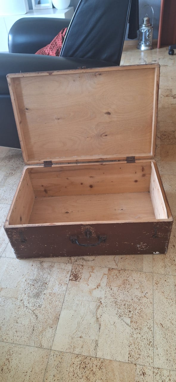 Houten oude verhuiskist