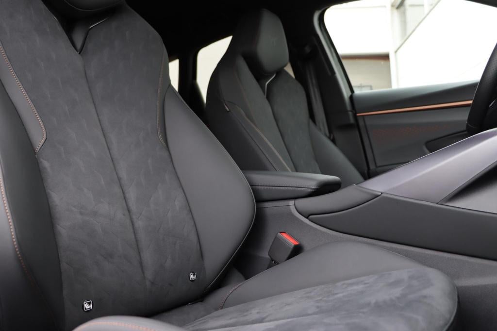 Cupra Terramar 1.5 tsi e-hybrid business 204pk dsg6 | soh 100% |