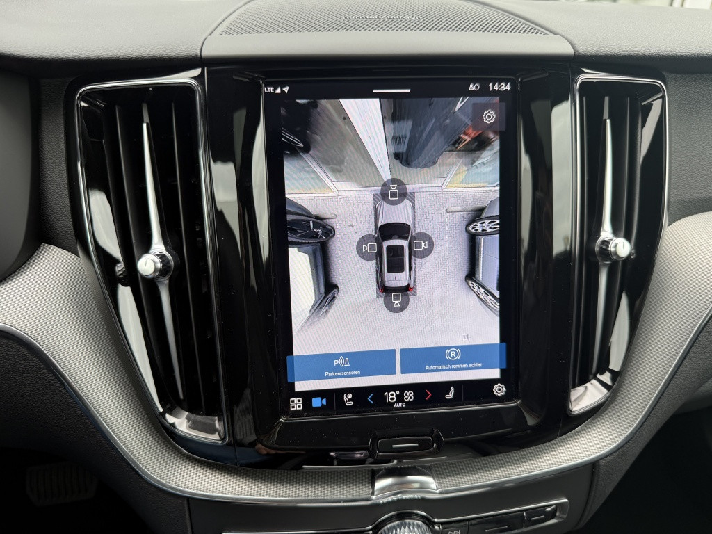 Volvo XC60 t8 455pk recharge black edition| panodak| trekhaak| adap.cruise|