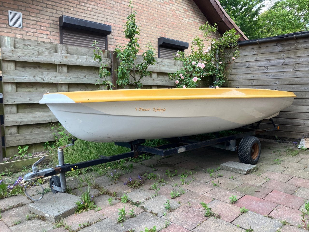 Zeilboot met trailer (ruilen voor 2 SUP boards?)
