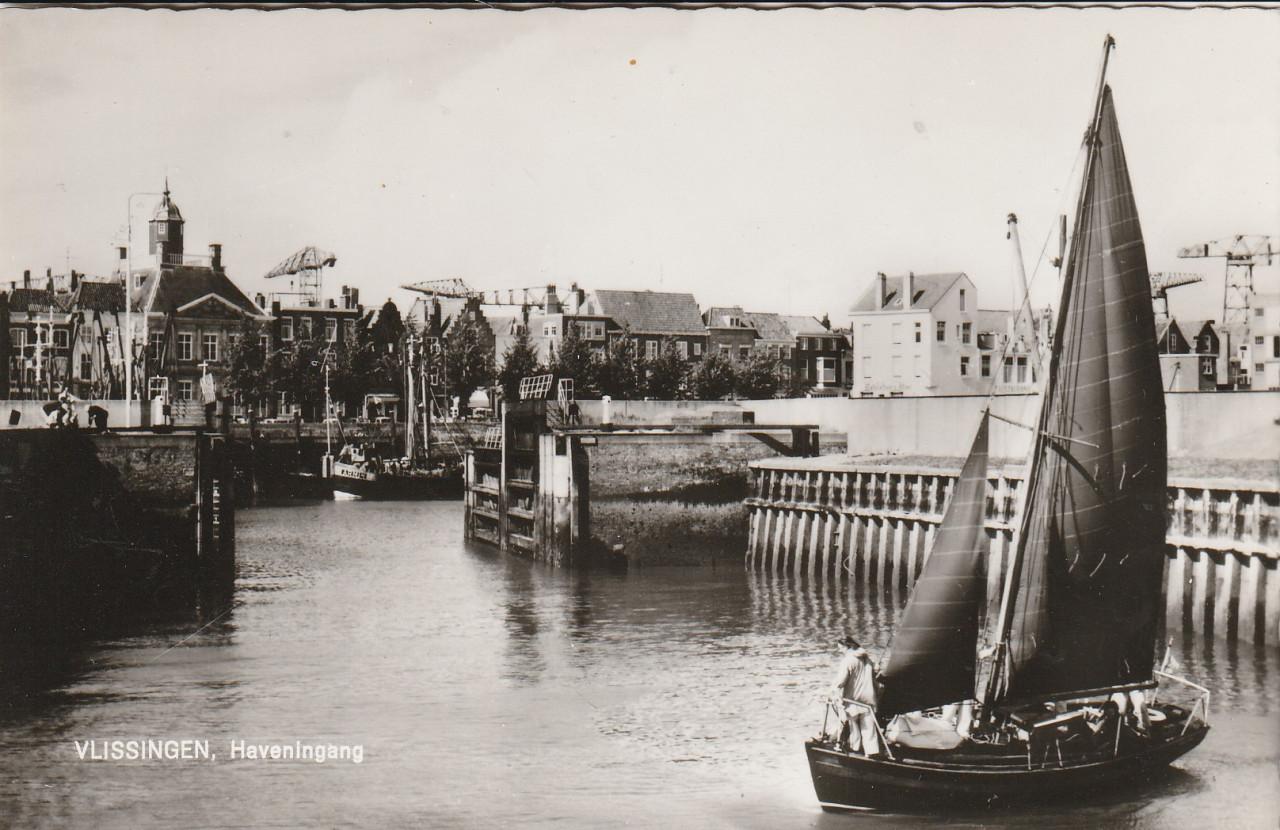 5 ansichtkaarten van Vlissingen en 5 ansichtkaarten van Middelburg