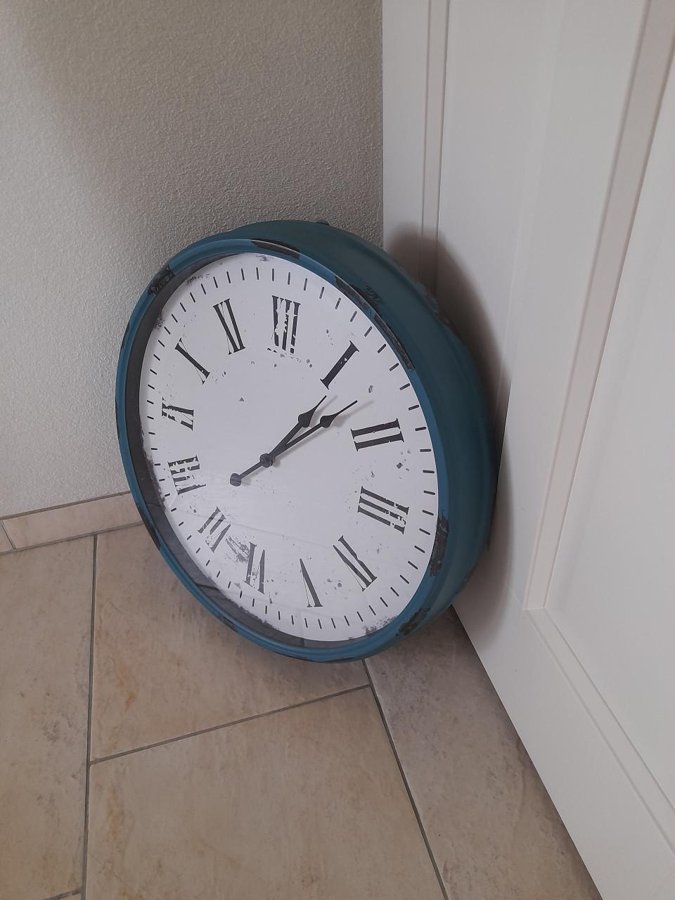 Prachtige  vintage/ industrie klok  (51cm doorsnede 8cm dik) in goede staat