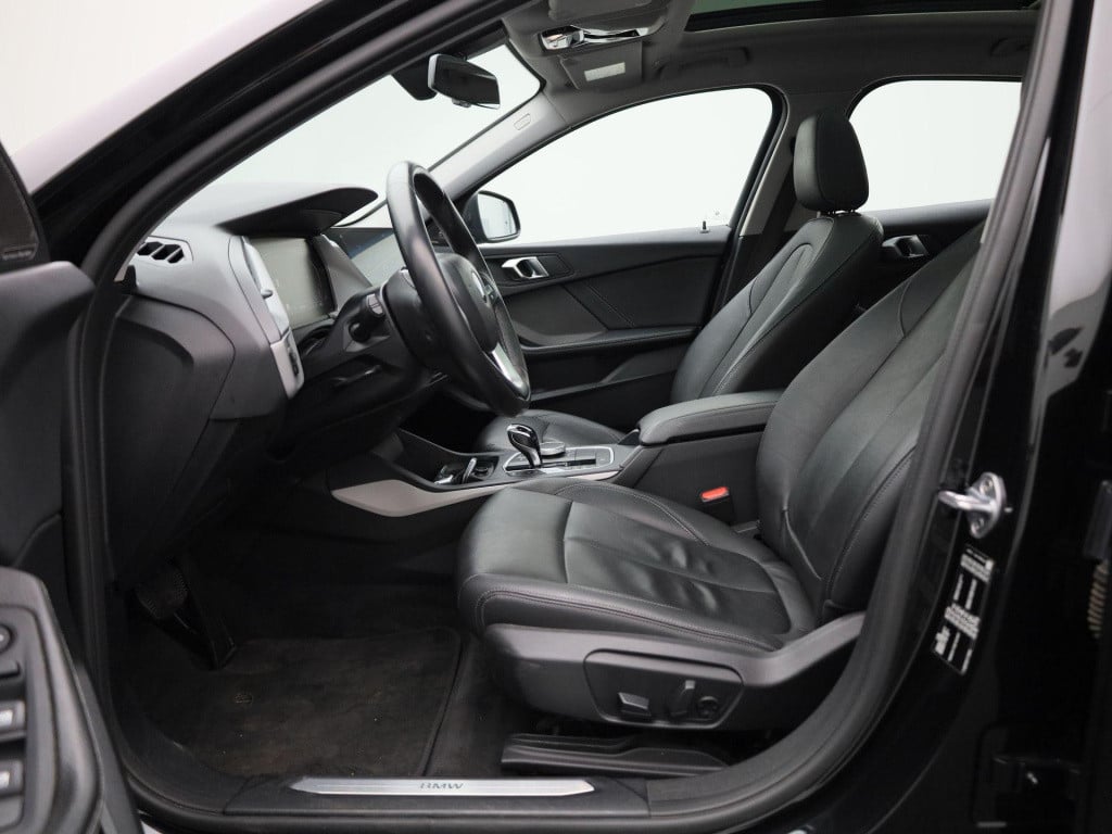 BMW 1 Serie 118i executive | automaat | schuifdak | leder | stoel verwarmin