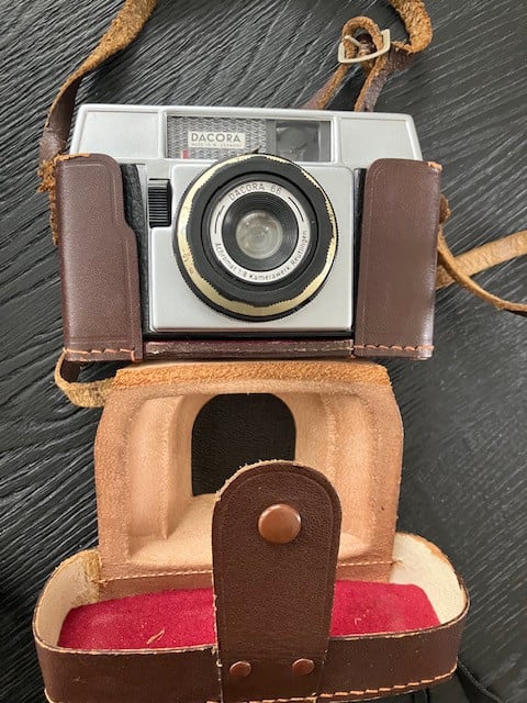 Te koop : 4 stuks camera's jaren 60 / 70 (uit boedel familielid)