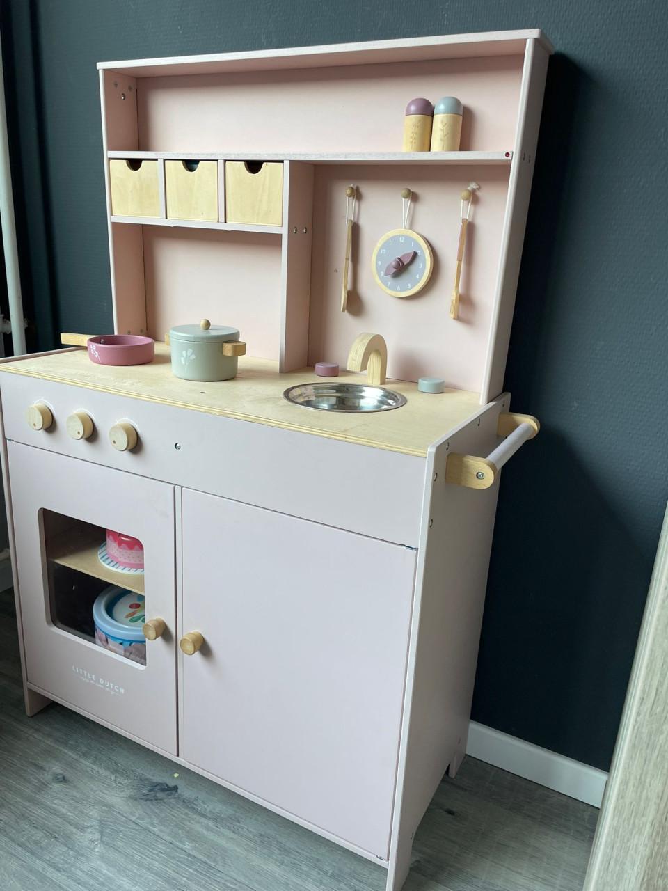 Little Dutch speelkeukentje!