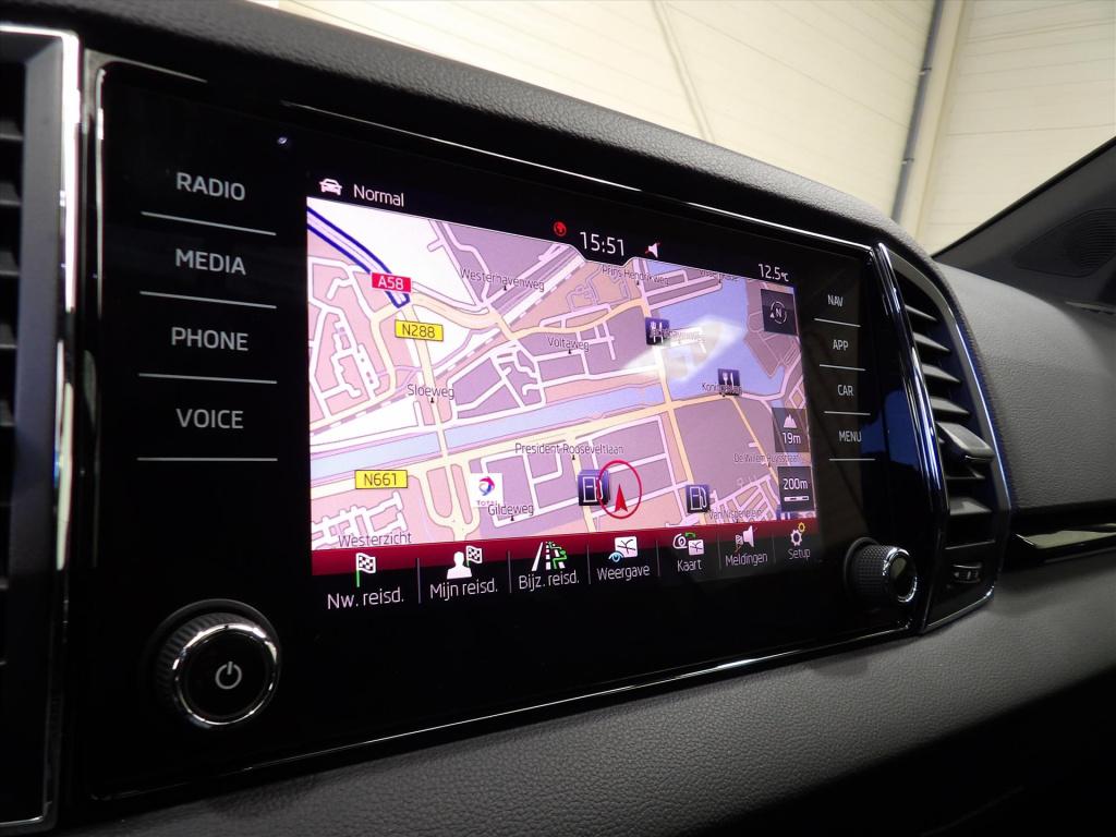 Skoda Karoq 1.5 tsi act greentech 150pk dsg-7 sportline business