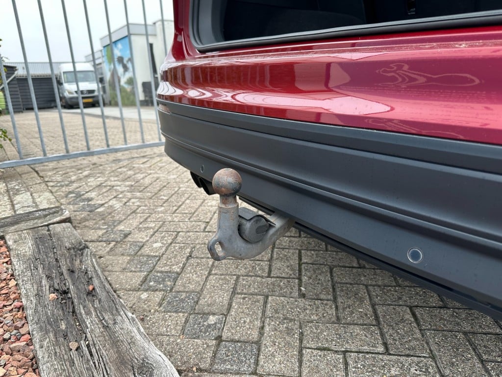 Volkswagen Tiguan 1.4 tsi act connected series elec. trekhaak camera elec. 