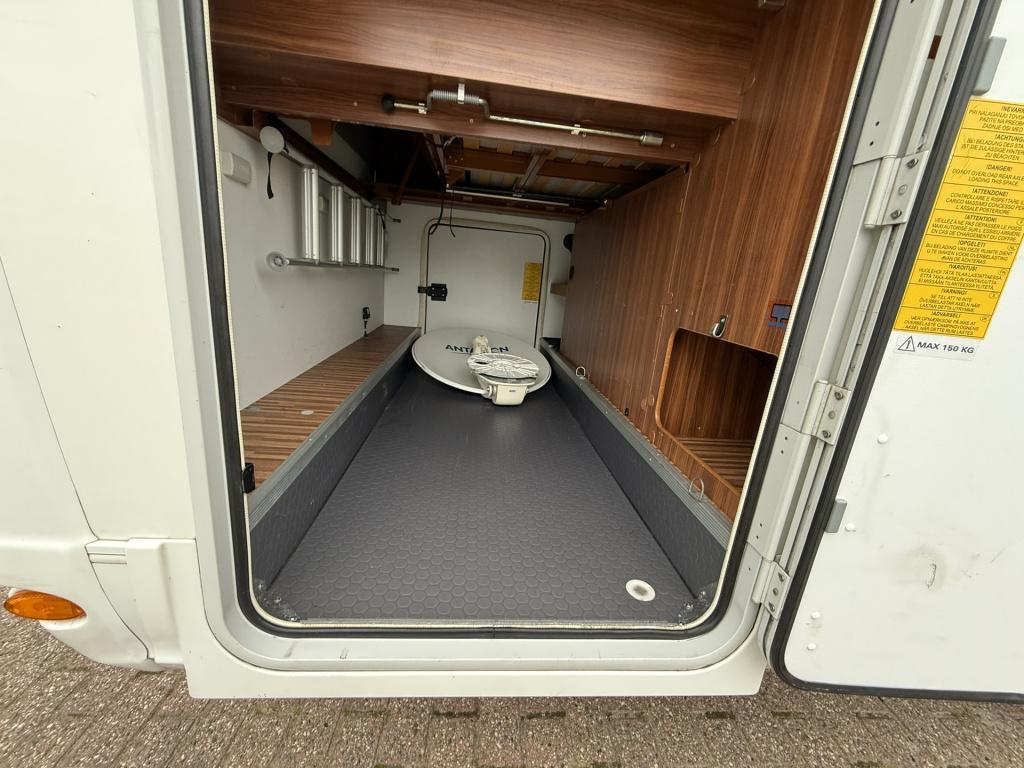 Adria Onbekend matrix m 670 sc