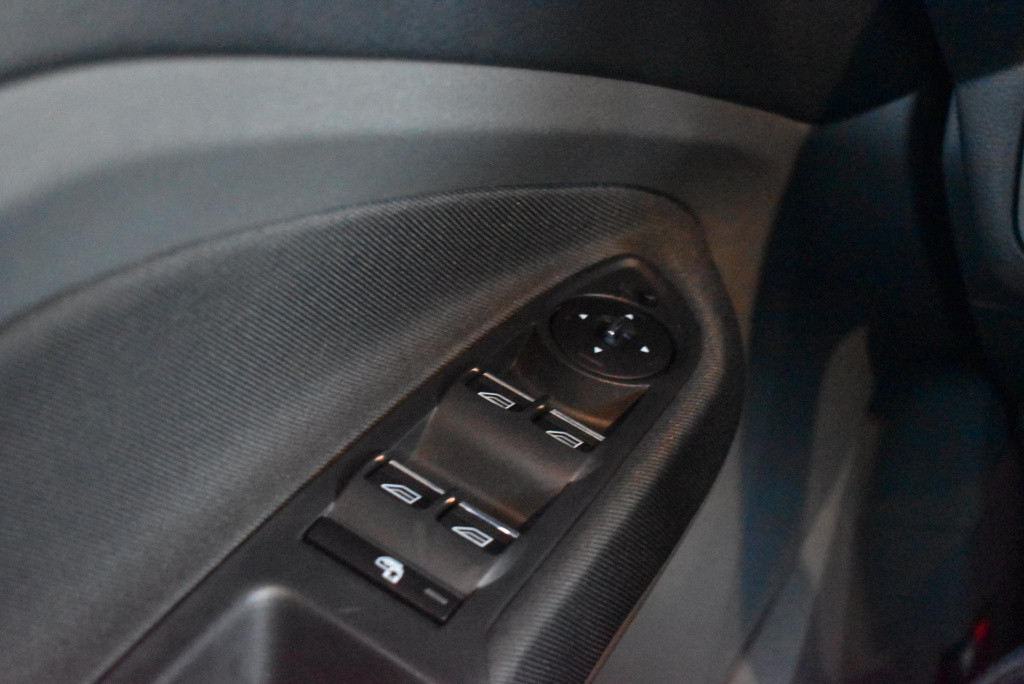 Ford C-max 1.0 edition plus 125 pk - autom. inparkeren - voorruitverwarming