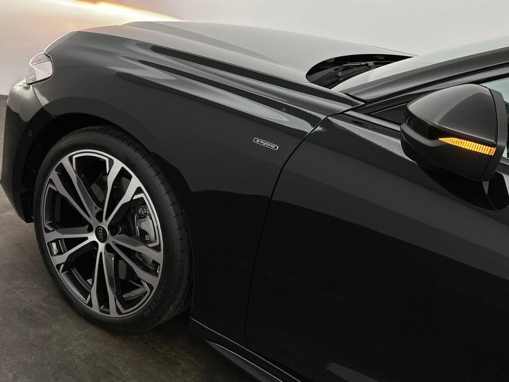 Audi A5 avant s edition 2.0 tfsi e 220 kw / 299 pk avant 7 versn