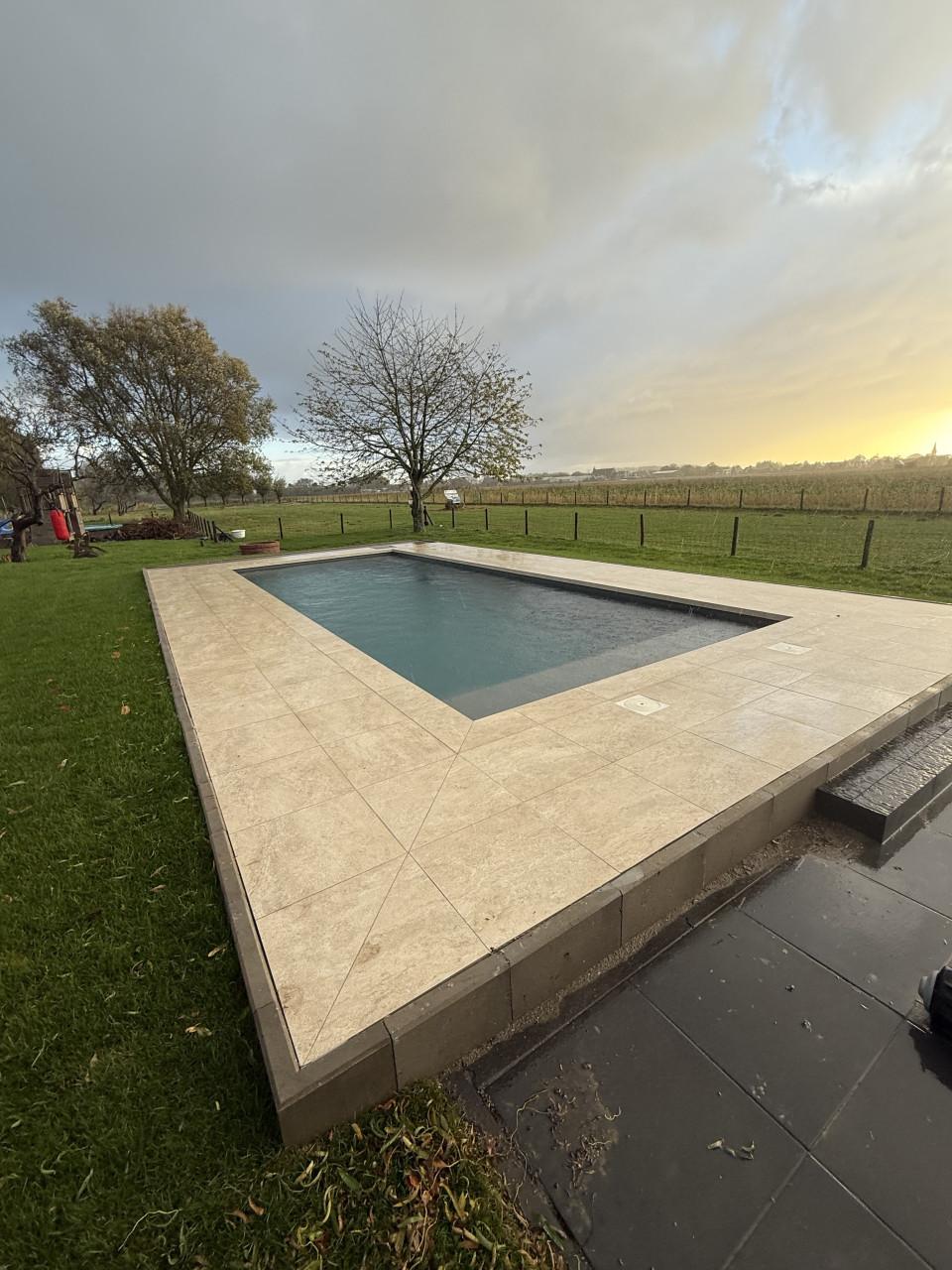 Zwembaden bouw, zwembadfolie (liner) lassen en renovatie