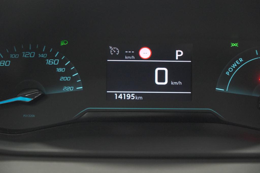 Peugeot 2008 1.2 hybrid 136 style | apple carplay | parkeersensoren | clima