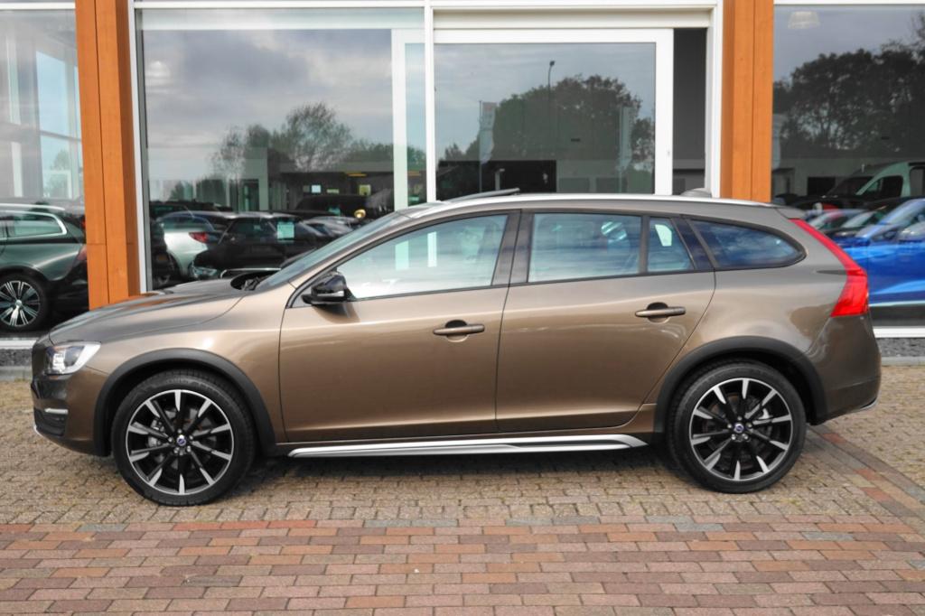 Volvo V60 cross country 2.0 t5 nordic+