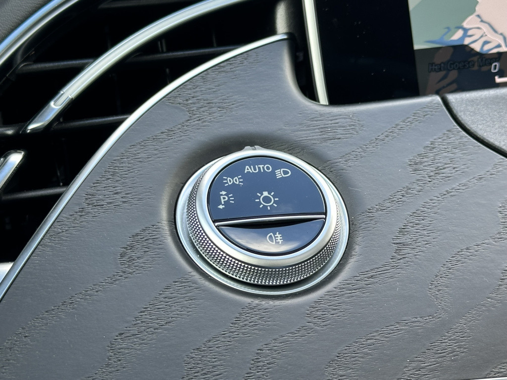 Mercedes-Benz E-Klasse 300 e amg line l panoramadak l 360 camera l head-up 