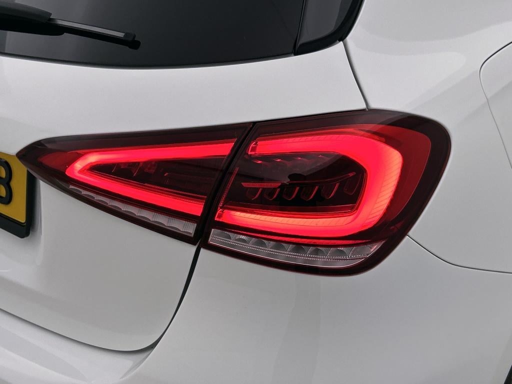 Mercedes-Benz A-Klasse 250 e plug in hybride amg line | stoelverwarming | c