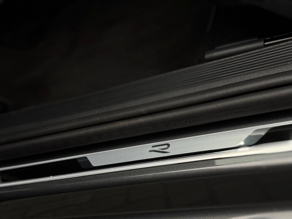 Volkswagen T-roc 1.5 tsi r-line edition * massage * carplay * trekhaak * ca