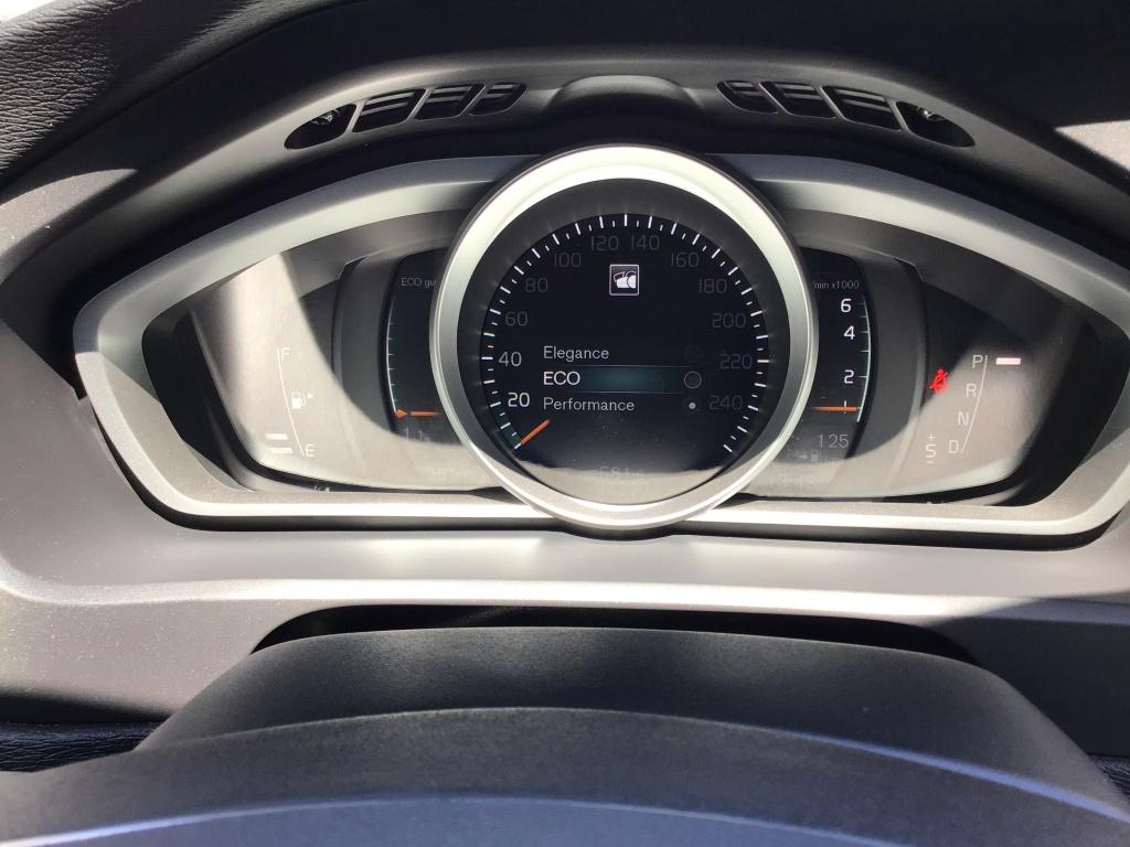 Volvo V40 cross country 1.5 t3 nordic+ nieuwstaat 1e eigenaar navi voc