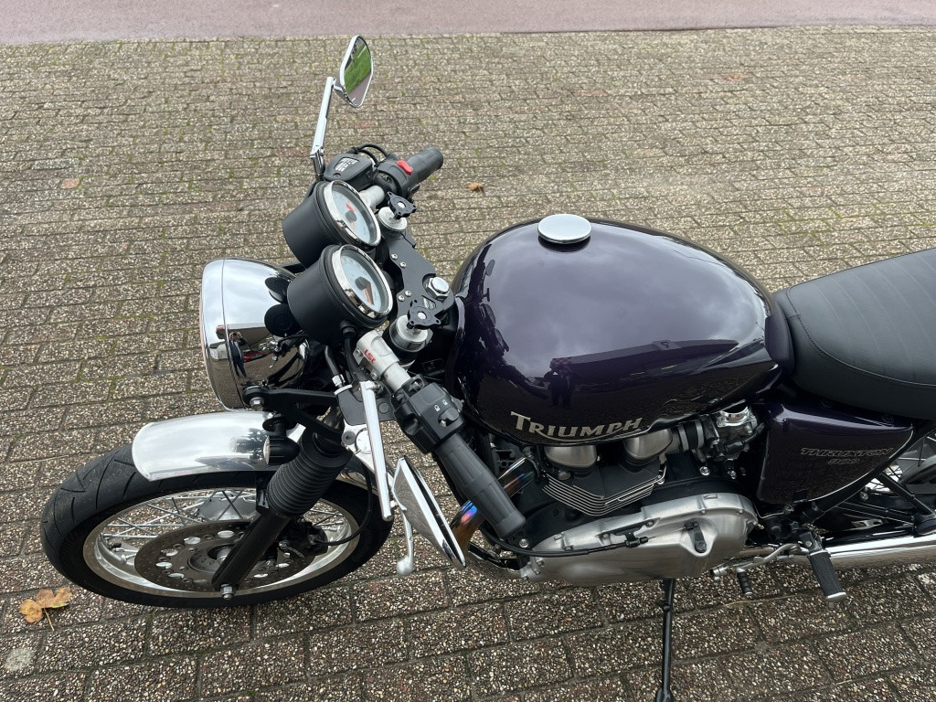 Triumph Thruxton 900 inj