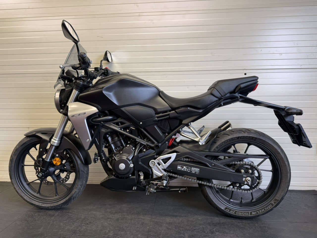 Leuke en zeer nette Honda CB 300 R!