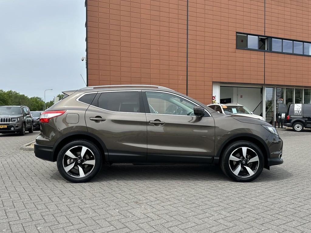 Nissan Qashqai 1.2 n-connecta | navigatie | 360° camera | trekhaak | keyles
