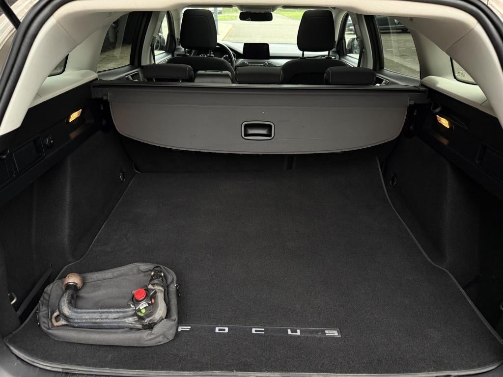 Ford Focus wagon 1.0 ecoboost titanium business - veel opties! -