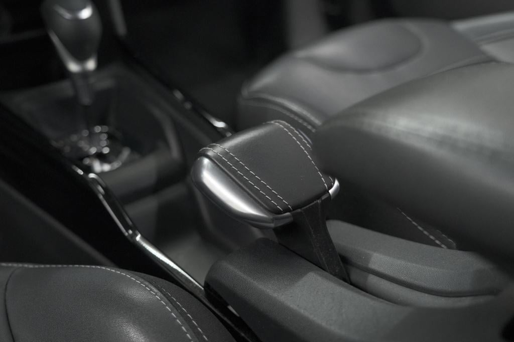 Peugeot 2008 puretech 110 eat6 allure | camera | navigatie | parkeersensore