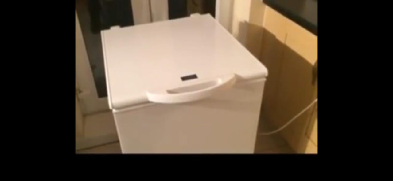 Nieuwe A+ klasse vrieskist 86x60x60 cm. Netto Inhoud vriezer 140 liter