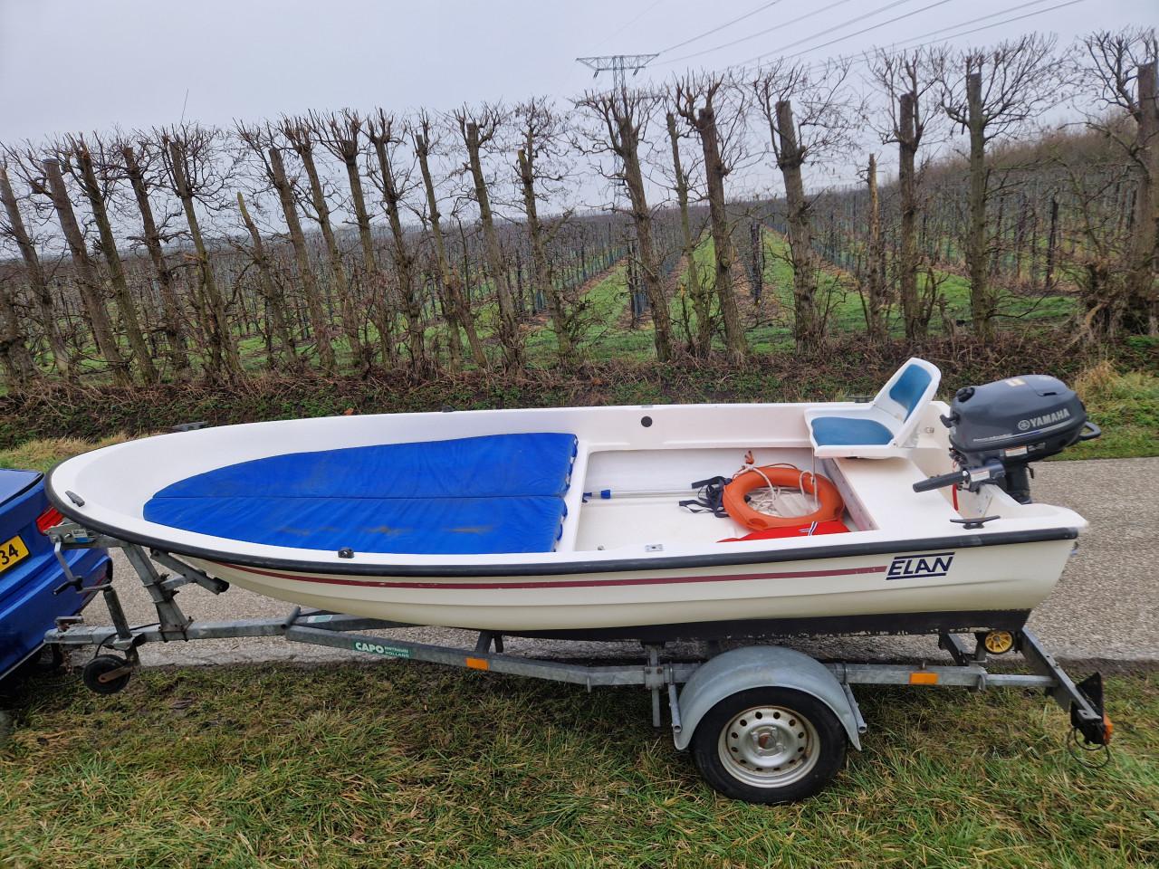 ELAN 401 met Yamaha 4-takt 4 pk en PEGA boottrailer compleet set vaarklaar