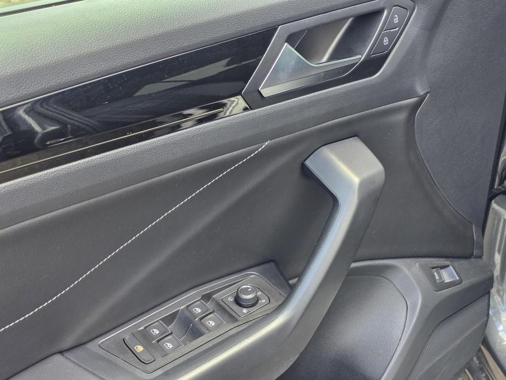 Volkswagen T-roc 1.5 tsi r-line edition virtual cockpit stuur/stoelverwarmi