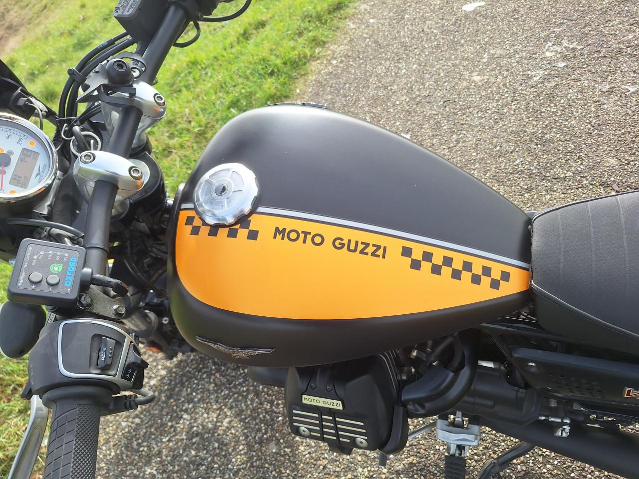 MOTO GUZZI V9 BOBBER 2016