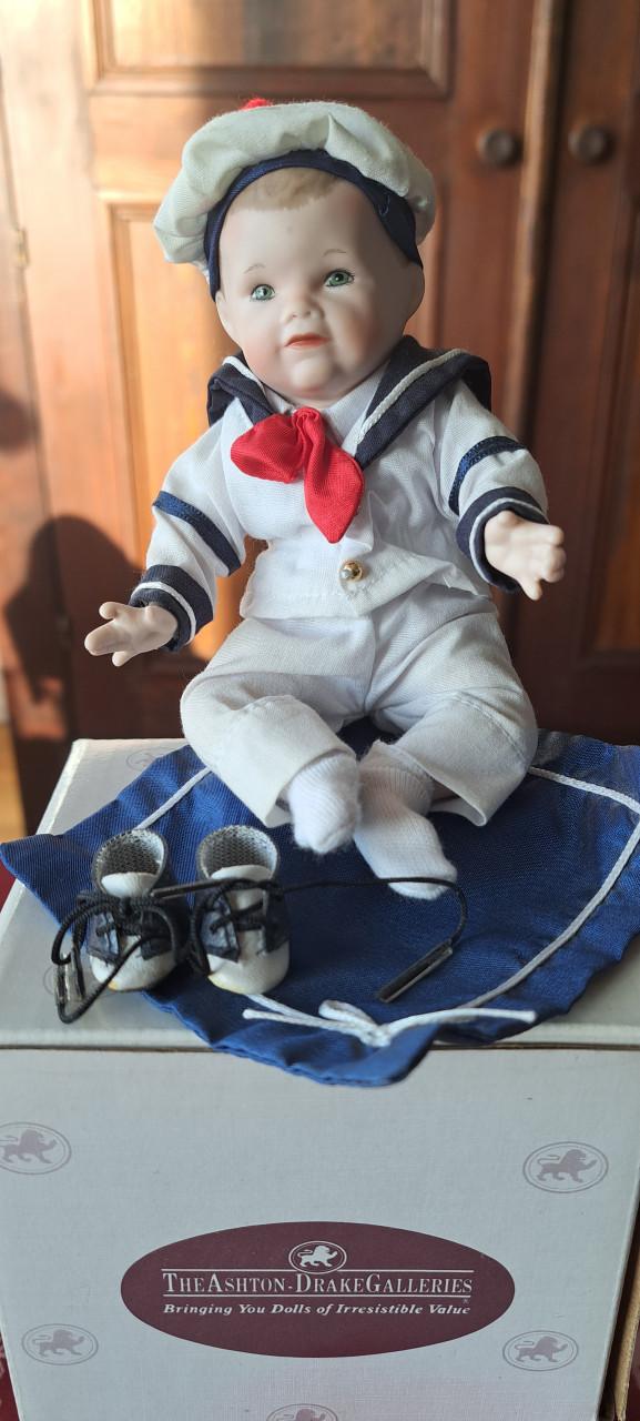 11 x Ashton-Drake Mini Dols