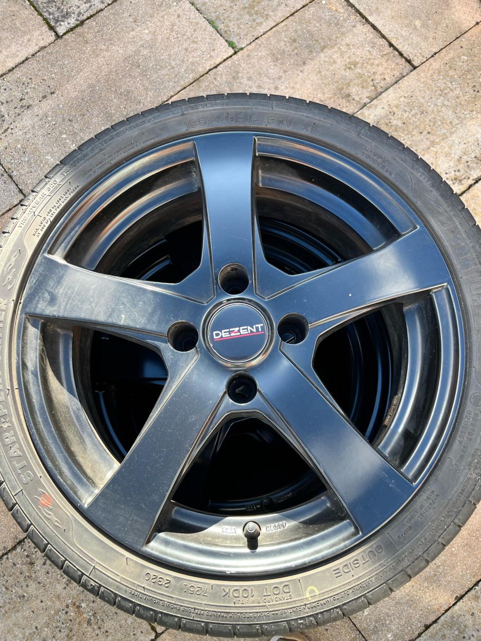 Mooie 16 inch Dezent velgen, 4x108, met zomerbanden