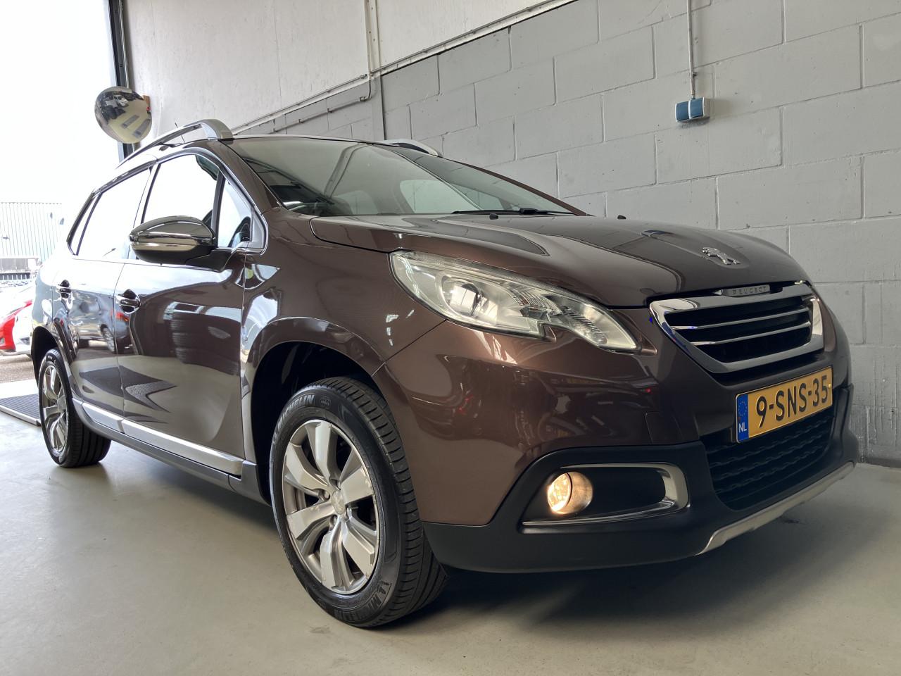 Peugeot 2008 Allure premium plus pack