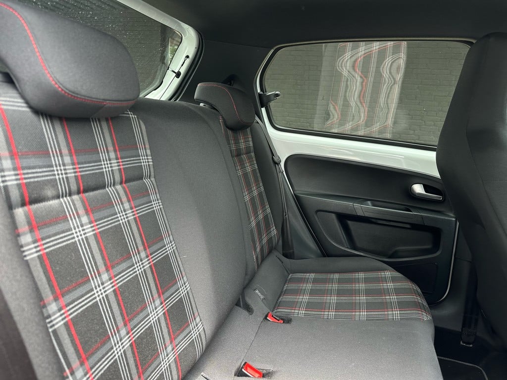 Volkswagen UP! gti // carplay // android auto //