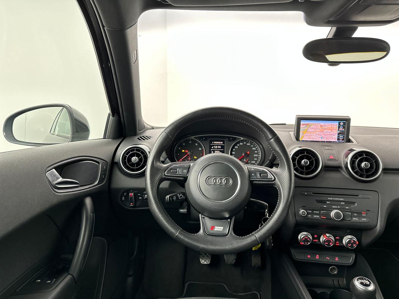 Audi a1 1.2 Tsfi / 3x S line / Xenon / navi / cruise